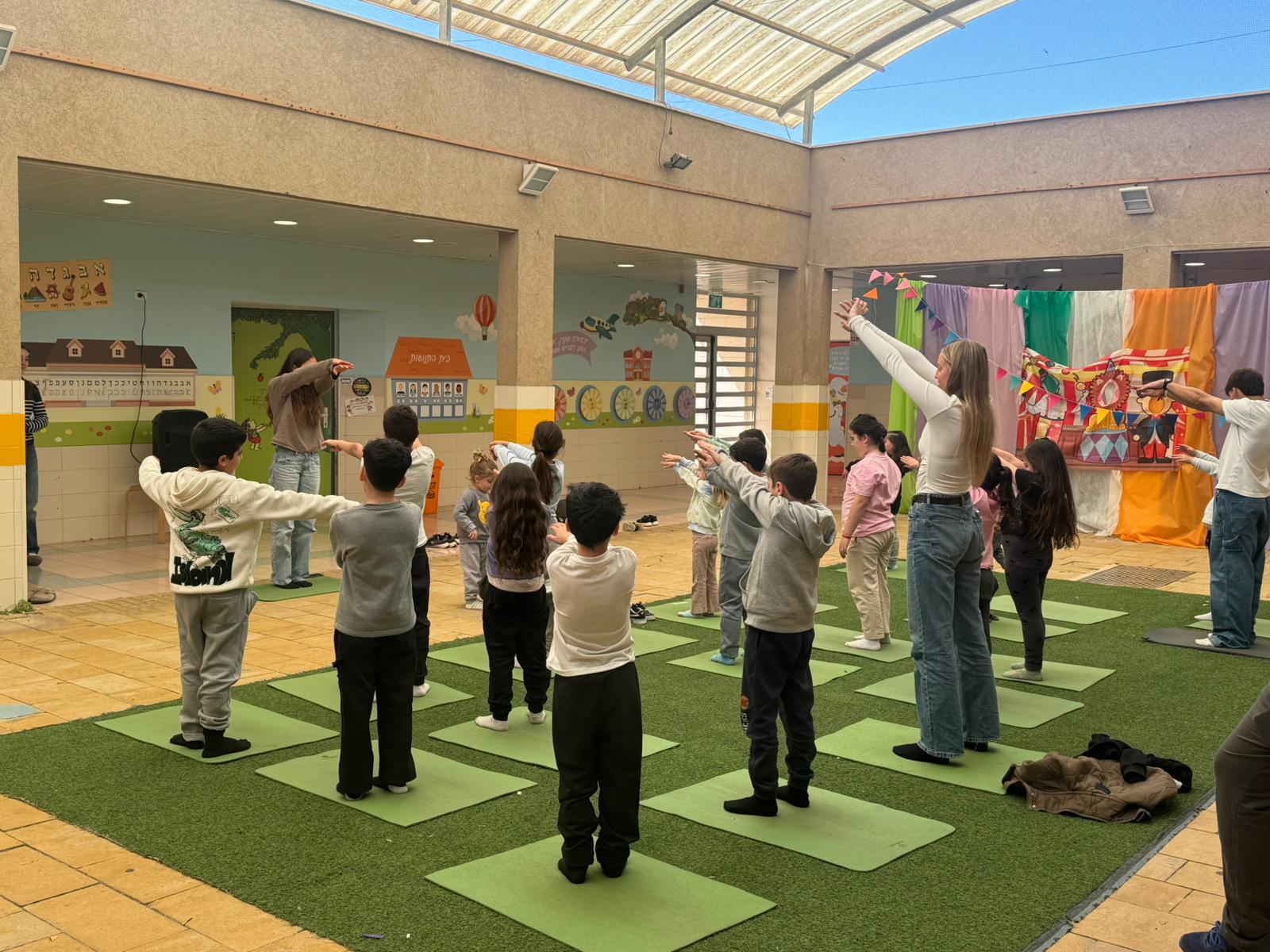 שמרטפיה בבית ספר מרומי שדה באחוזת ברק