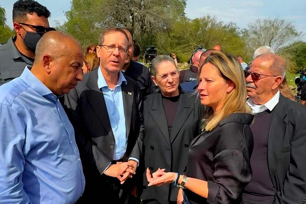 ראשת המועצה בביקור נשי המדינה ורעייתו במוקד הנפילה בזרזיר