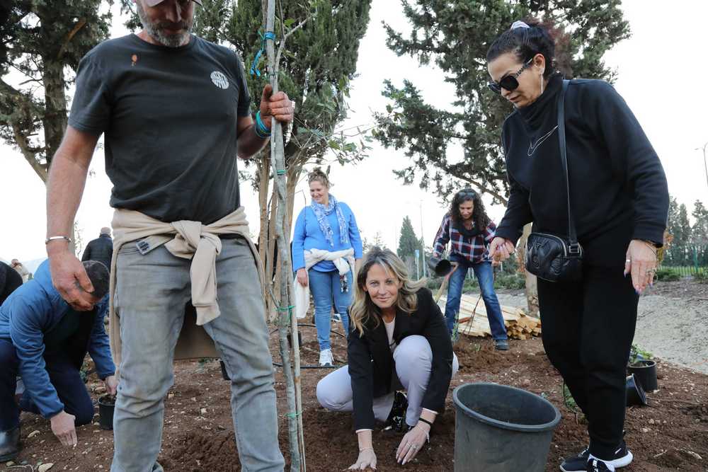ראשת המועצה בטקס נטיעות לציון הקמתו של גן אדמה טובה