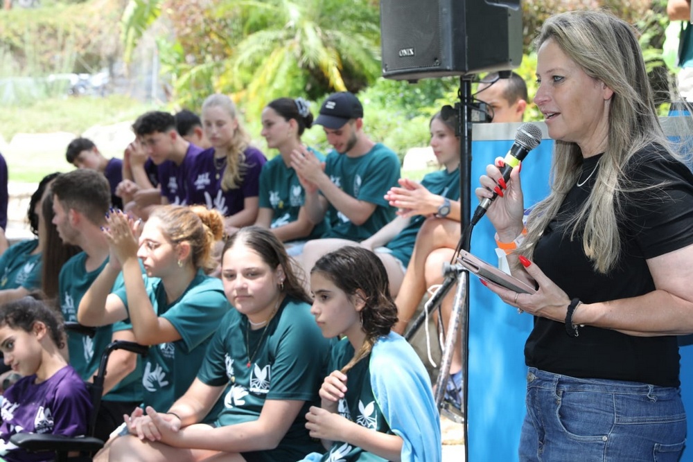 ראשת המועצה בקייטנה כיף מיוחד לי בעמק