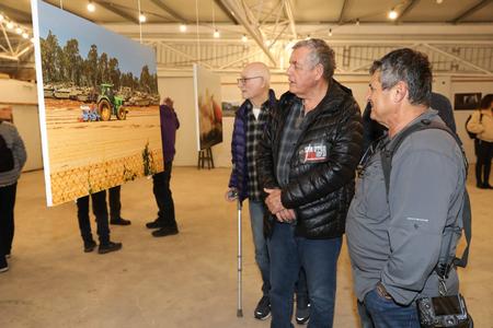 אייל בצר, ראש המועמה מבקר בבית על הגבול - תערוכה לזכרו של אלון שמריז זל