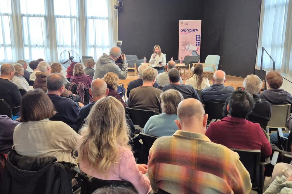 ראשת המועצה בשבתתרבות במסגרת דמוקרטיה בעמק 