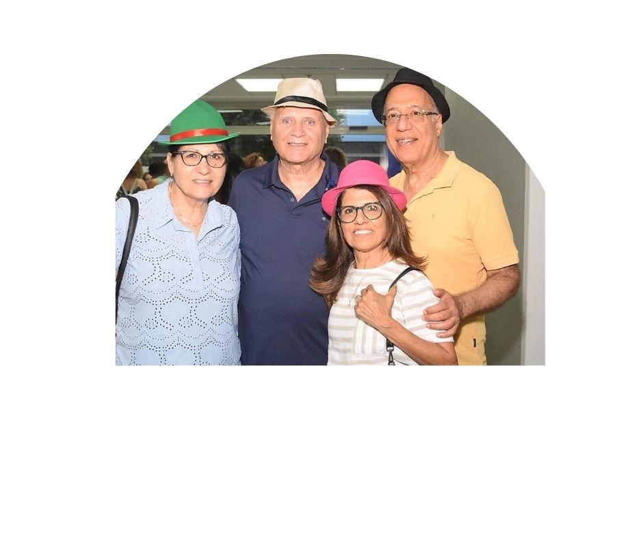 בתמונה מתנדבי מגדל אור בערב ההוקרה